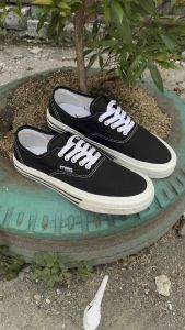 SEPATU AKNA OTINTEK SLIP ON BLACK WHITE Aerostreet 36-45 Comfy Putih - Sepatu Slip On Slop Casual Sneaker Pria Wanita Sepatu Kets Pria sepatu AKNA 97S converse87 70s all star sepatu converse9 sepatu converse219 70s all star sepatu wanita converse70s high