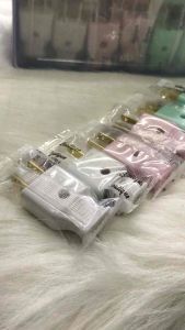 ปลั๊กเสียบตัวผู้ หัวปลั๊กไฟ ขาแบน หุ้มพลาสติกพร้อมกล่อง PVC 1กล่อง 60 ชิ้น คละสี ปลั๊กไฟ 2 ขาราคาสุดคุ้มมม