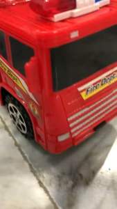 โมเดลรถดับเพลิง มีลานในตัวไม่ต้องใส่ถ่าน Super truck Toys