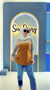 Baju Wanita Kaos Oval Warna Kombinasi Six Diary