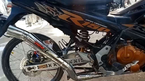 SUZUKI RAIDER 150 CARB  DAENG OPEN PIPE HIGH MOUNT 51 MM TRI-CUT WITH SILENCER