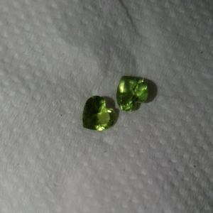 155-CẶP ĐÁ PERIDOT XANH ( THIÊN NHIÊN )