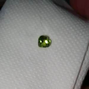 1315-ĐÁ PERIDOT XANH LÁ ( THIÊN NHIÊN ) KHÔNG XỬ LÝ
