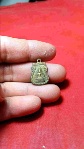 พระชินราชหลังนางกวักเนื้อฝาบาตรพุทธคุณเมตตาค้าขายดีมากครับ