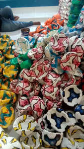 Bola sepak MOLTEN size5/bola kaki ukuran besar bonus pompaan jaring&pentil