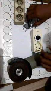 Dimmer Stop Kontak 2000 W: Pengenalan & Cara Menggunakannya