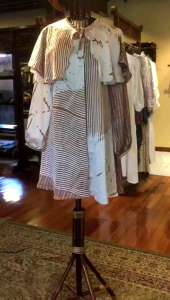 Haila Tunik by Dian Pelangi LIMITED EDITION Blouse Baju Atasan Kemeja Blus Outfit Batik Kerja Kantor Casual Formal Pesta Pernikahan Kondangan Wanita Hijaber Cantik Anggun Modis Modern Elegan Mewah Model Korea Motif Batik Cap Hand Made Kekinian