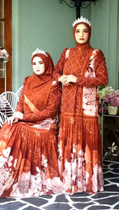 Hijab segi empat motif cantik full printing digital dari AC COLLECTION seri Inayah cocok untuk pakaian muslim wanita.