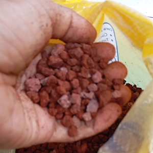 pasir malang merah kasar | hiasan aquarium | media tanam| kemasan 1kg