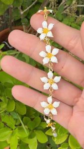สร้อยข้อมือดอกแก้ว ลงอีนาเมลสีขาว ดอกแก้ว ดอกไม้ ของขวัญ ของฝาก