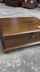 กล่องเก็บของไม้สักแบบมีขา