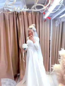 Váy suông ren đẹp đi bàn tay dài