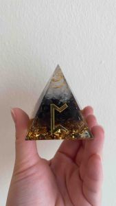 Piramid Orgonit Rune Sihir Magical Rune Orgonite Pyramid 魔法符文奥根金字塔