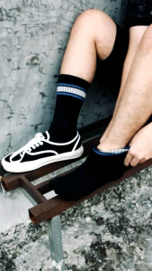 APPEARS SOCKS - OS BLACK BLUE STRIPS WHITE - Kaos kaki motif