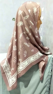 Hijab segiempat Jilbab denay motif terbaru Kerudung motif bunga