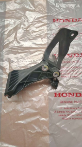 stay comp front cover dudukan pampu body depan scoopy new prestige 2021 K2f original