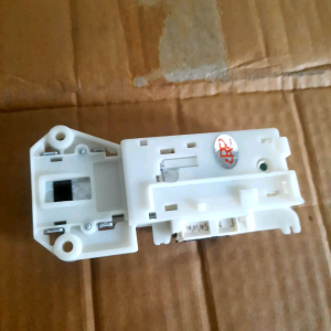 Switch pintu / Door lock mesin cuci Electrolux EWP 10742 85752 & EWF 12732.. original