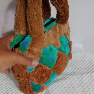 Dompet Kosmetik & Tas Bulu: Tempat Kosmetik Praktis