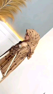 Gamis Raya Sahira Set Hijab: Desain Elegan untuk Acara Khusus