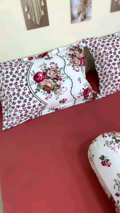 Sprei Kaos Confetti Karet Keliling + Sarung Bantal Guling Katun Motif Rosebell