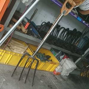 GARPU INJAK BAJA TEMPA GARPUH CAP ANDA ALAT KEBUN DAN GALI TANAH