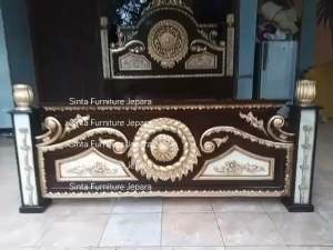 Tempat Tidur Ukir Jati: Pilihan Terbaik untuk Kamar Anda