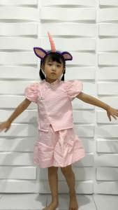 Setelan Anak Perempuan Import Model Cheongsam Mini Rok Lengan Puffy Crinkle Pita Mutiara Terbaru