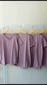 Kaos Wanita Jumbo V Neck Polos & Adem