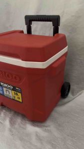 Igloo Profile 16 QT Roller Cooler