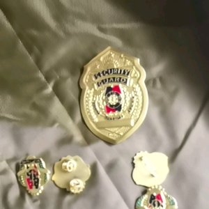 Solid addtional accessories (badge collar pins)