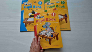 C แบบฝึกหัด Jolly Phonics pupil 123 or Jolly Grammar pupil 1-6 Jolly Literacy: Spelling Grammar Punctuation pupil 1