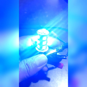 Lampu Sein Mundur Bayonet 18 Mata 24 Volt Biru Strobo