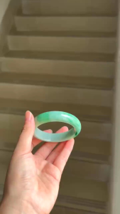 Jade.bangle 59.7mm singapore can view and try缅甸天然翡翠手镯a货