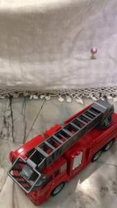 โมเดลรถดับเพลิง มีลานในตัวไม่ต้องใส่ถ่าน Super truck Toys