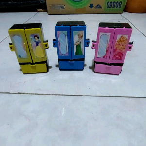 MINIATUR LEMARI PAKAIAN BONEKA UNTUK AKSESORIS RUMAH BONEKA