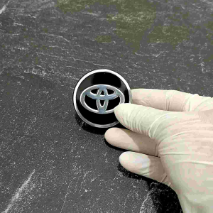 dop roda tutup velg mobil calya agya model hitam logo crhome datar diameter 52 cm harga satuan 1 biji.