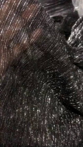 vải voan lưới dập ly hàn _( khổ 1m5) màu xám bạc nhũ Kim Tuyến co giãn may đầm váy áo thời trang