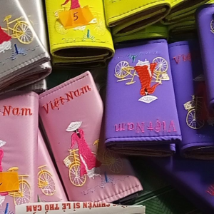 Bóp ví thêu cô gái Việt Nam ví đựng tiền