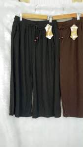 5 ส่วน กางเกง ผ้านูม มีน้ำหนัก 24 ข้าง เอว 24 นิ้ว มีกระเป๋า 38 นิ้ว