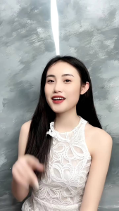 Kem Face lười thượng hạng Queenie Skin mẫu mới 18g dưỡng trắng da chuyên sâu dưỡng ẩm se khít lỗ chân lông.