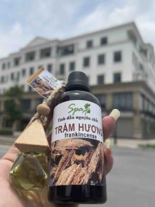 Tinh Dầu Trầm Hương Thiên Nhiên 100ML - 50ML SPA ( Tặng vỏ lọ treo xe )