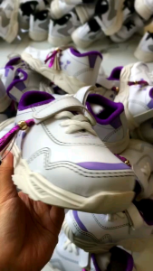 Sepatu Karakter LOVE untuk Anak Perempuan: Desain Fashion Murah & Sneakers Boots Viral