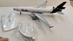 FedEx MD-11 Airplane 8 inches Diecast Aircraft Model with Landing Gears and Stand for Display Collectibles