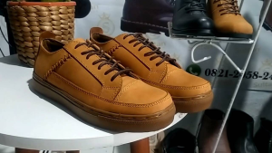 SULTAN STORE Sepatu Sneakers Casual  pria kulit sapi Sultan Rajasa Tan Series Terbaru