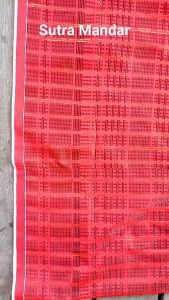 Lipa Saqbe Sarung Tenun Sutra Mandar .Sulawesi Barat.