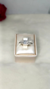 CINCIN TITANIUM SILVER BERLIAN STRIP PERMATA SIMPEL ELEGANT / CINCIN WANITA MODEL KOREA TERBARU