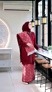 kebaya brukat Hanna dengan hiasan Payet dengan rok dan selendang songket - kebaya ibu hajat