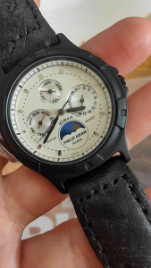 นาฬิกาวินเทจ หน้าพระจันทร์ Alba by Seiko พร้อมป้ายและคู่มือ ไม่ผ่านการใช้งาน ตัวเรือนสีดำ สายใหม่หนังนกกระจอกเทศแท้ เรียบแอบหรู ระบบควอตซ์ ใส่ได้ทั้งชายหญิง