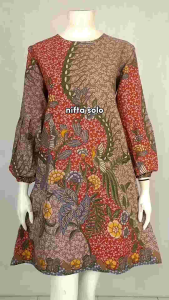 Tunik Batik Modern: Pakaian Wanita Elegan Dengan Bahan Katun Nyaman