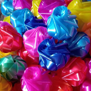 เหรียญโปรยทานกุหลาบแย้มตัวเปล่าคละสี แพ็ค 50 ชิ้น